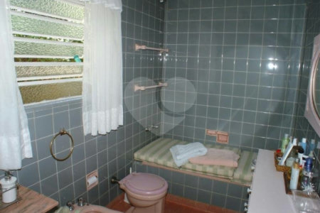 Casa à venda com 4 quartos, sendo 1 suíte, em Brooklin Velho, São Paulo, SP