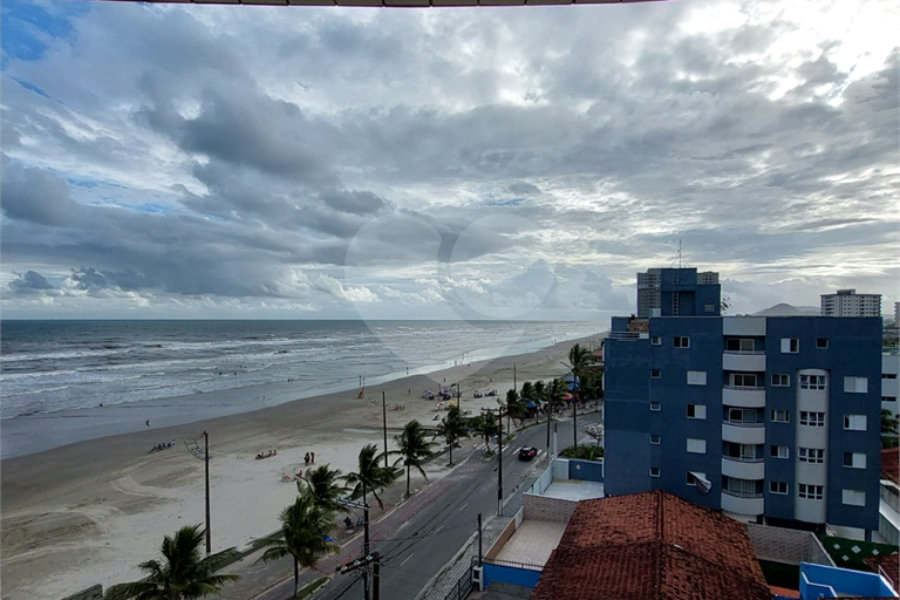 Apartamento à venda com 2 quartos, sendo 1 suíte,  em Vera Cruz, Mongaguá, SP