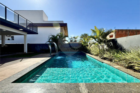 Casa à venda com 3 quartos, sendo 1 suíte,  em Terras de Santa Cristina XIII Setor Marina, Paranapanema, SP