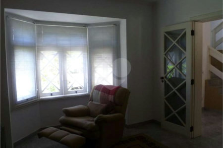 Casa à venda com 3 quartos, sendo 1 suíte, no condomínio Vivenda das Vinhas, Vinhedo - SP