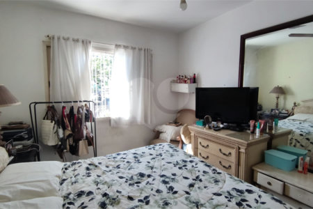 Casa à venda com 3 quartos, sendo 1 suíte, em Mirandópolis, São Paulo, SP