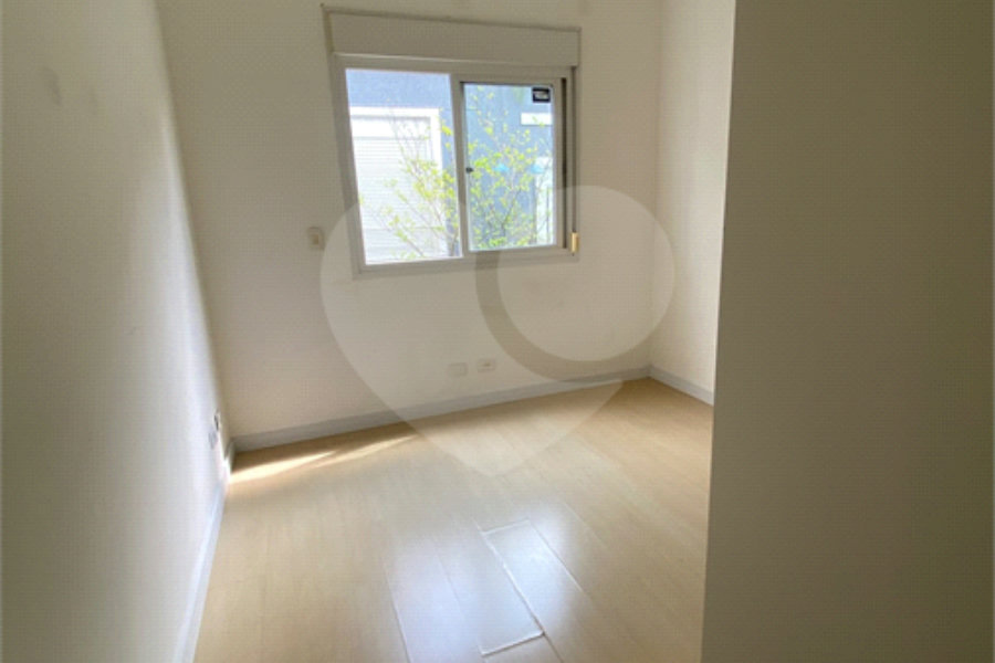 Casa à venda com 3 quartos, sendo 1 suíte, no condomínio Village Santa Cecilia, São Paulo - SP