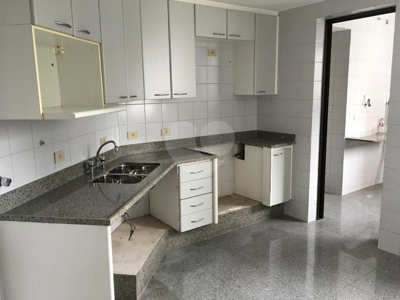 Apartamento à venda com 4 quartos, sendo 2 suítes,  em Vila Andrade, São Paulo, SP
