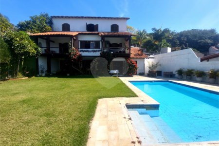 Casa à venda com 3 quartos, sendo 1 suíte, em Botafogo, Rio de Janeiro, RJ