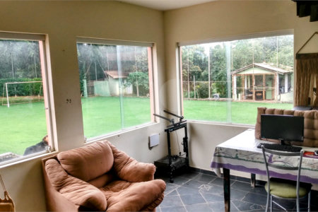 Casa à venda com 4 quartos, sendo 1 suíte, no condomínio Residencial Vale das Laranjeiras, Indaiatuba - SP