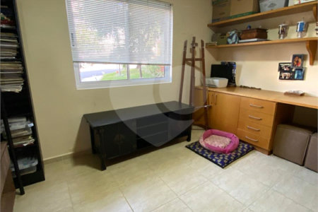 Casa à venda com 3 quartos, sendo 1 suíte, no condomínio Loteamento Recanto dos Paturis, Vinhedo - SP