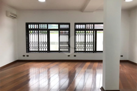 Sobrado à venda com 4 quartos, sendo 3 suítes, em Alto da Boa Vista, São Paulo, SP