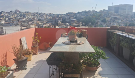Sobrado à venda com 4 suítes em Vila Portuguesa, São Paulo, SP