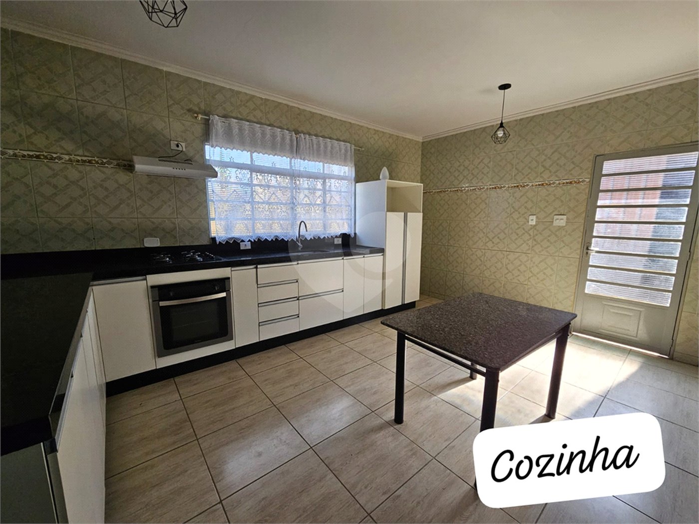 Casa à venda com 2 quartos em Jardim Vitória, Mairinque, SP