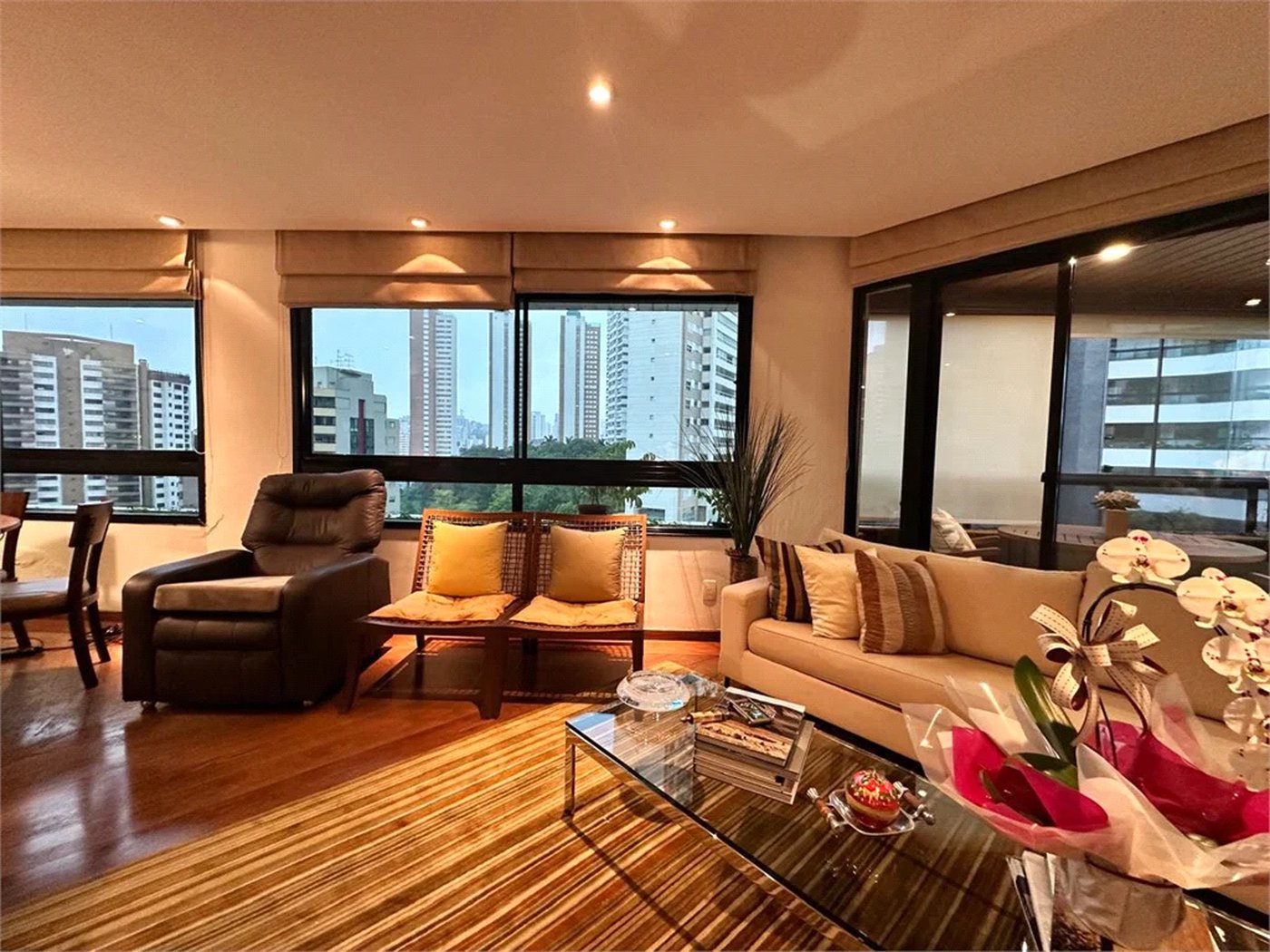 Apartamento à venda com 4 quartos, sendo 3 suítes, em Vila Andrade, São Paulo, SP