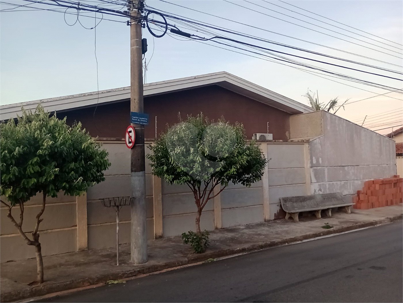 Casa à venda ou para alugar com 3 quartos, sendo 1 suíte, em Jardim Alvorada, Itapetininga, SP