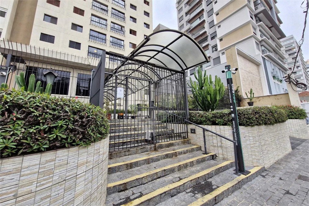 ÓTIMO APARTAMENTO 76 m² ÚTEIS REFORMADO 1 VAGA DE GARAGEM