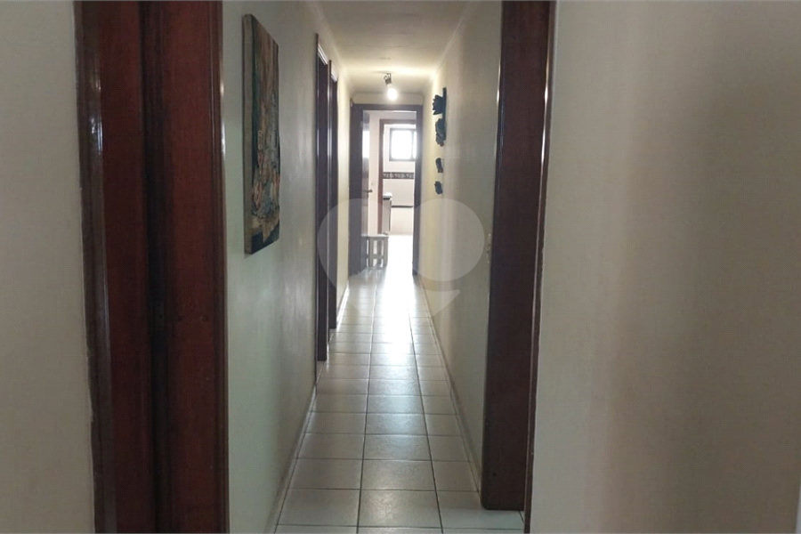 Apartamento à venda com 4 quartos, sendo 2 suítes, em Tombo, Guarujá, SP
