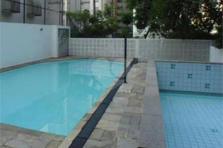 Apartamento à venda com 3 quartos, sendo 1 suíte, em Moema, São Paulo, SP