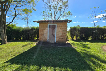 Chácara à venda com 4 quartos, sendo 1 suíte, em Cercadinho, Alambari, SP