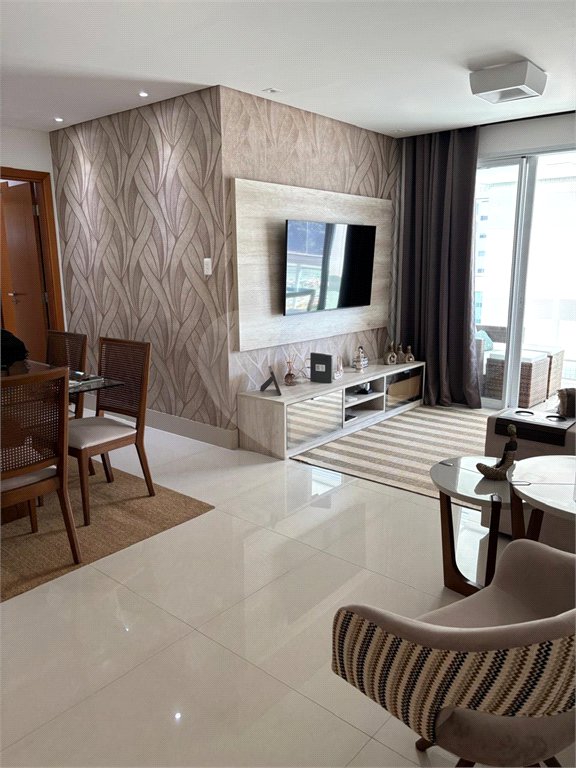 Apartamento à venda com 3 quartos, sendo 1 suíte, em Canto do Forte, Praia Grande, SP