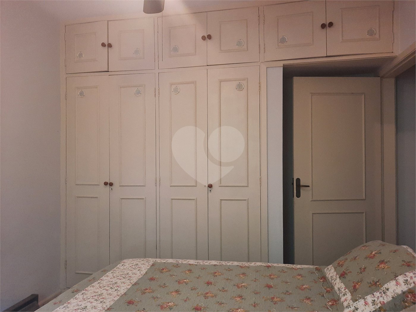 Casa à venda com 4 quartos, sendo 3 suítes,  em Jardim Marajoara, São Paulo, SP