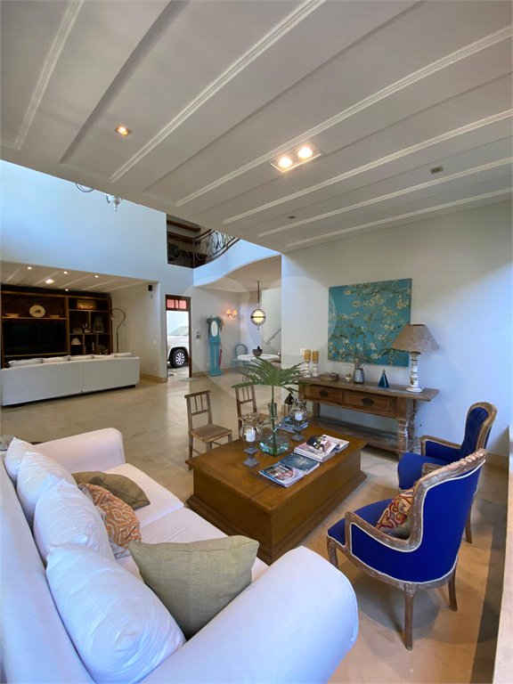 Casa à venda com 4 quartos, sendo 3 suítes, em Campinho, Porto Seguro, BA