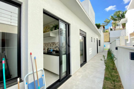 Casa à venda com 4 suítes no condomínio Jardim Vila Paradiso, Indaiatuba - SP