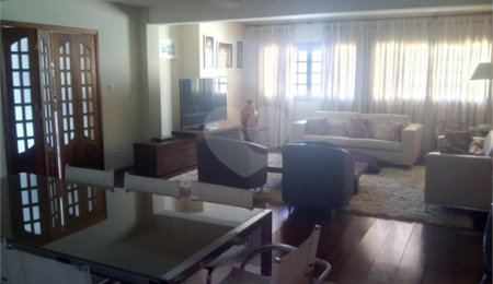 Casa Térrea à venda com 3 quartos, sendo 2 suítes,  em Vila Rosália, Guarulhos, SP