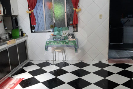 Casa à venda com 4 quartos, sendo 1 suíte, em Senador Camará, Rio de Janeiro, RJ