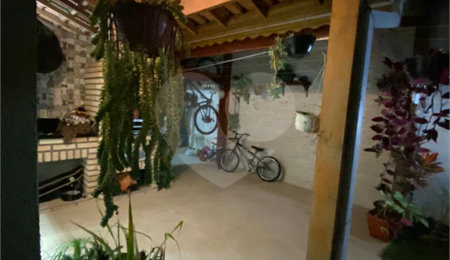 Casa à venda com 3 quartos, sendo 1 suíte, no condomínio Vida Verde 1, Suzano - SP