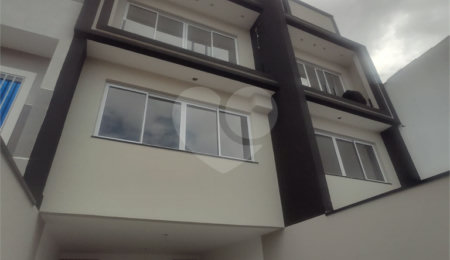 Sobrado à venda com 3 quartos, sendo 1 suíte, em Parada Inglesa, São Paulo, SP