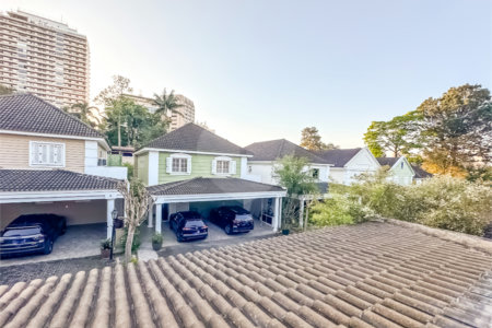 Casa à venda com 4 quartos, sendo 3 suítes, no condomínio Village Place, São Paulo - SP