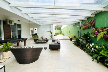 Casa à venda com 4 suítes no condomínio Dos Lagos, Itupeva - SP
