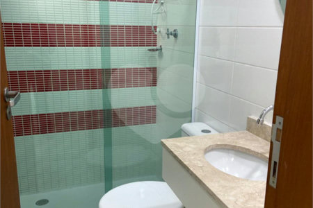 Sobrado à venda com 3 quartos, sendo 1 suíte,  em Vila Pires, Santo André, SP