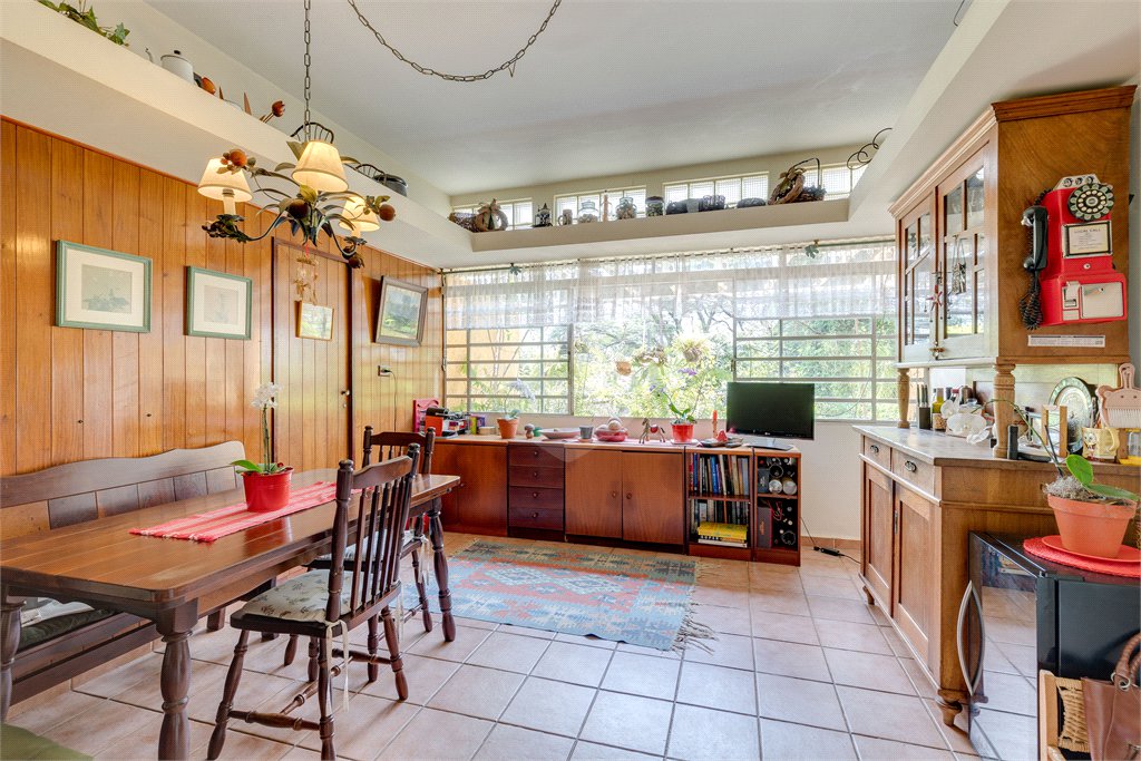 Casa Térrea à venda ou para alugar com 5 quartos, sendo 2 suítes,  em Jardim Prudência, São Paulo, SP