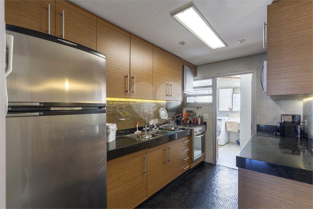 Apartamento à venda com 4 quartos, sendo 2 suítes, em Indianópolis, São Paulo, SP