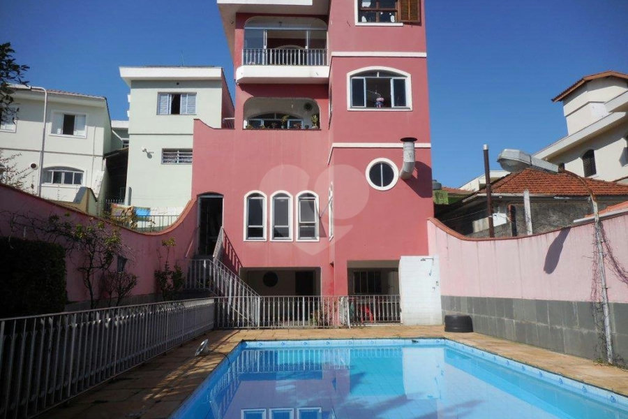 Sobrado à venda com 4 quartos, sendo 3 suítes, em Vila Gustavo, São Paulo, SP