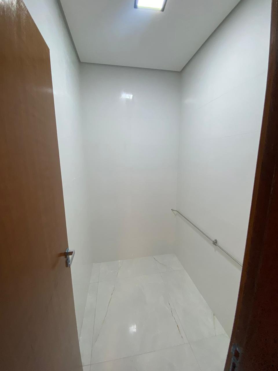 Casa à venda com 3 quartos, sendo 1 suíte, no condomínio Jardim Flamboyant, Hortolândia - SP