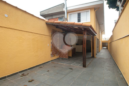 Sobrado à venda com 4 quartos, sendo 1 suíte, em Jardim Peri Peri, São Paulo, SP