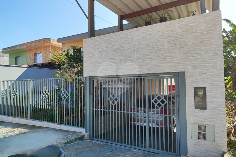 Sobrado à venda com 3 quartos, sendo 1 suíte,  em Parque Naçoes Unidas, São Paulo, SP