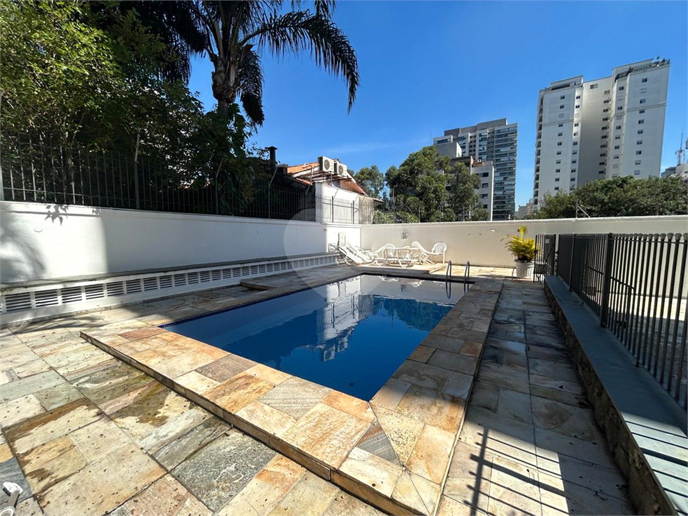 Apartamento para alugar com 3 quartos, sendo 1 suíte,  em Pinheiros, São Paulo, SP
