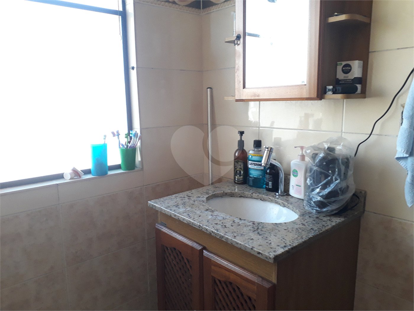 Sobrado à venda com 4 quartos, sendo 1 suíte, em Vila Constança, São Paulo, SP