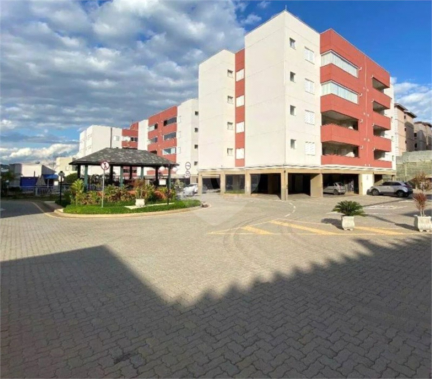 Apartamento à venda com 2 suítes em Pinheirinho, Vinhedo, SP