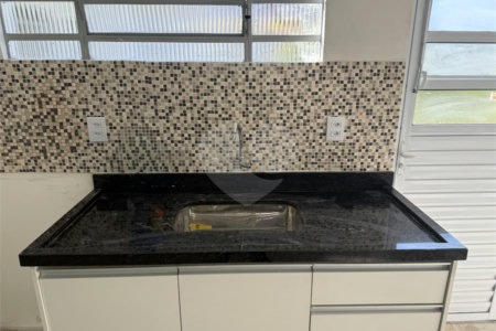Casa Térrea à venda ou para alugar com 2 suítes em Alvinópolis, Atibaia, SP
