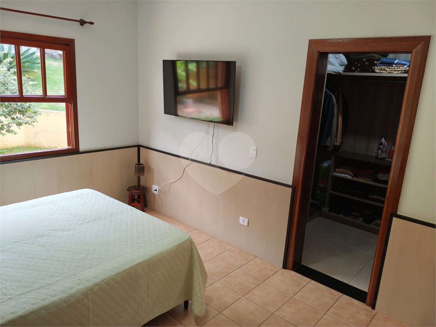 Casa à venda com 4 quartos, sendo 2 suítes,  em Country Residencial Felix, Bom Jesus dos Perdões, SP