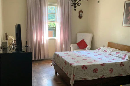 Casa à venda com 4 quartos, sendo 1 suíte, em Caxingui, São Paulo, SP