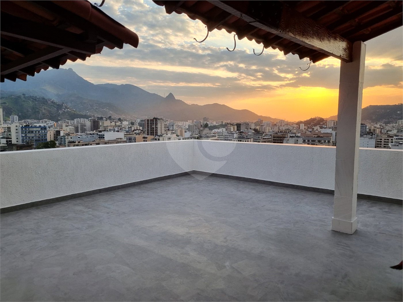 Cobertura à venda com 4 quartos, sendo 1 suíte, em Tijuca, Rio de Janeiro, RJ