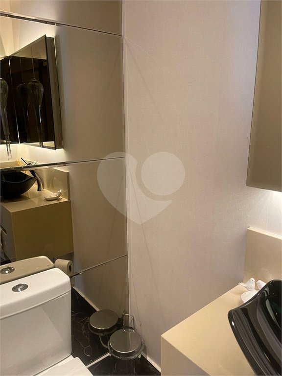 Apartamento à venda com 3 quartos, sendo 1 suíte, em Aclimação, São Paulo, SP