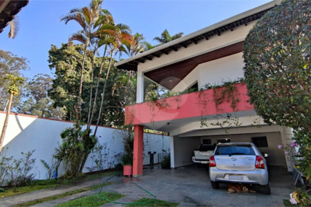 Sobrado à venda com 4 quartos, sendo 2 suítes, em Interlagos, São Paulo, SP