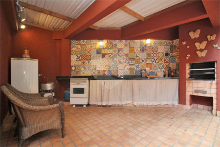 Casa à venda com 3 quartos, sendo 1 suíte, em Vila Mariana, São Paulo, SP