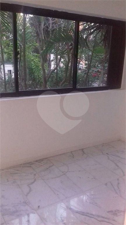 Apartamento à venda com 3 quartos, sendo 1 suíte,  em Jardim Parque Morumbi, São Paulo, SP