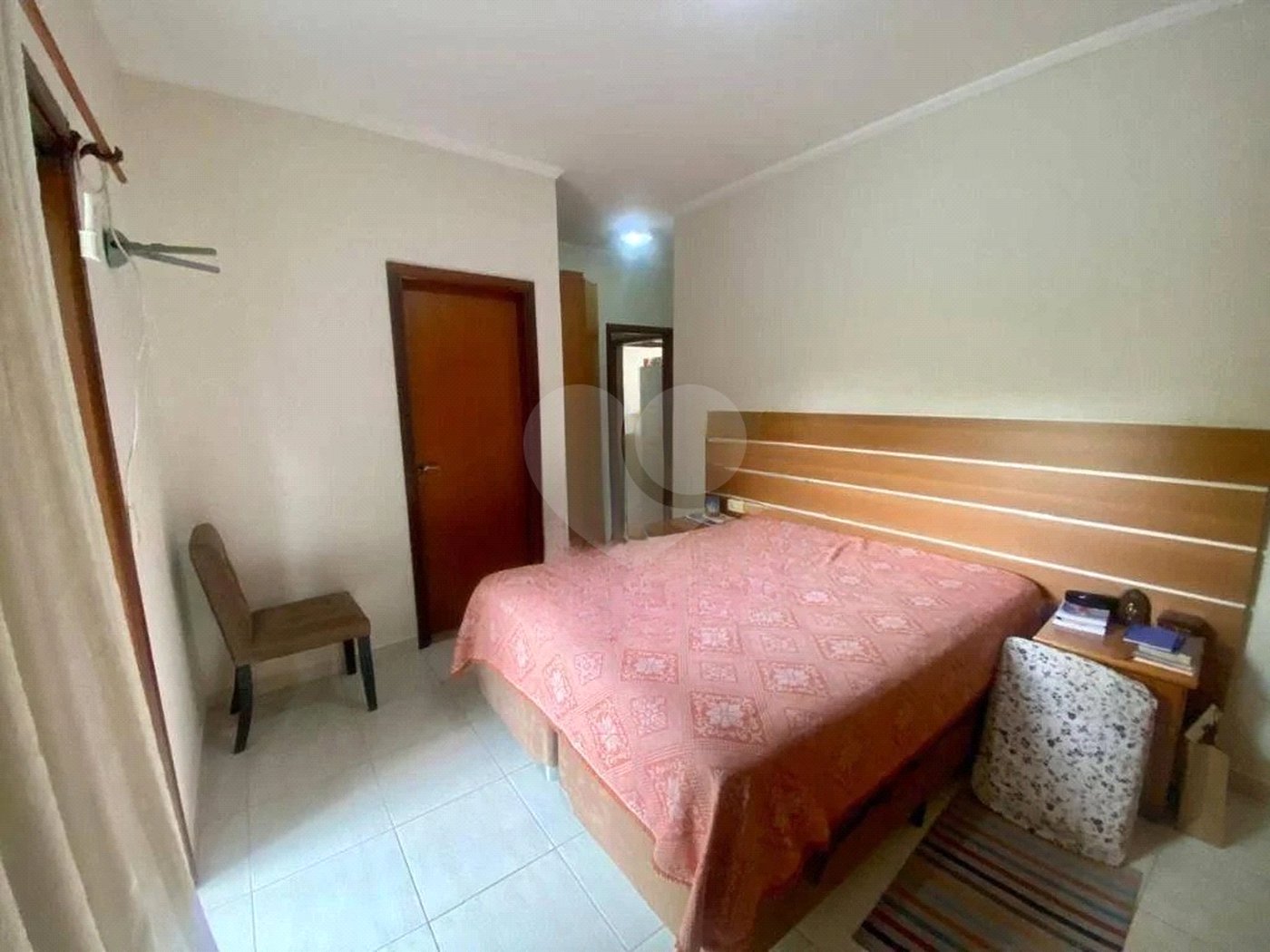 Casa à venda com 3 quartos, sendo 1 suíte, no condomínio Recanto dos Paturis, Vinhedo - SP