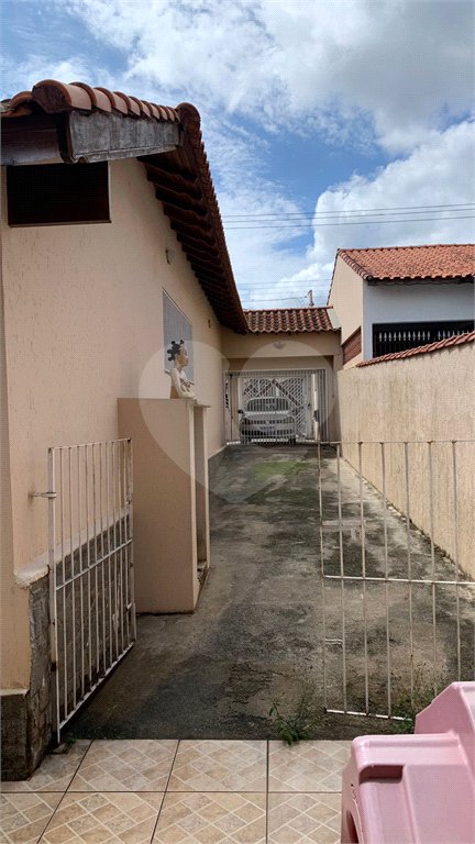 Casa Térrea à venda com 3 quartos no Centro, Poá, SP