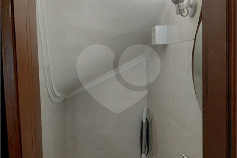 Casa à venda com 2 suítes no condomínio Residencial Guilhen, São Paulo - SP